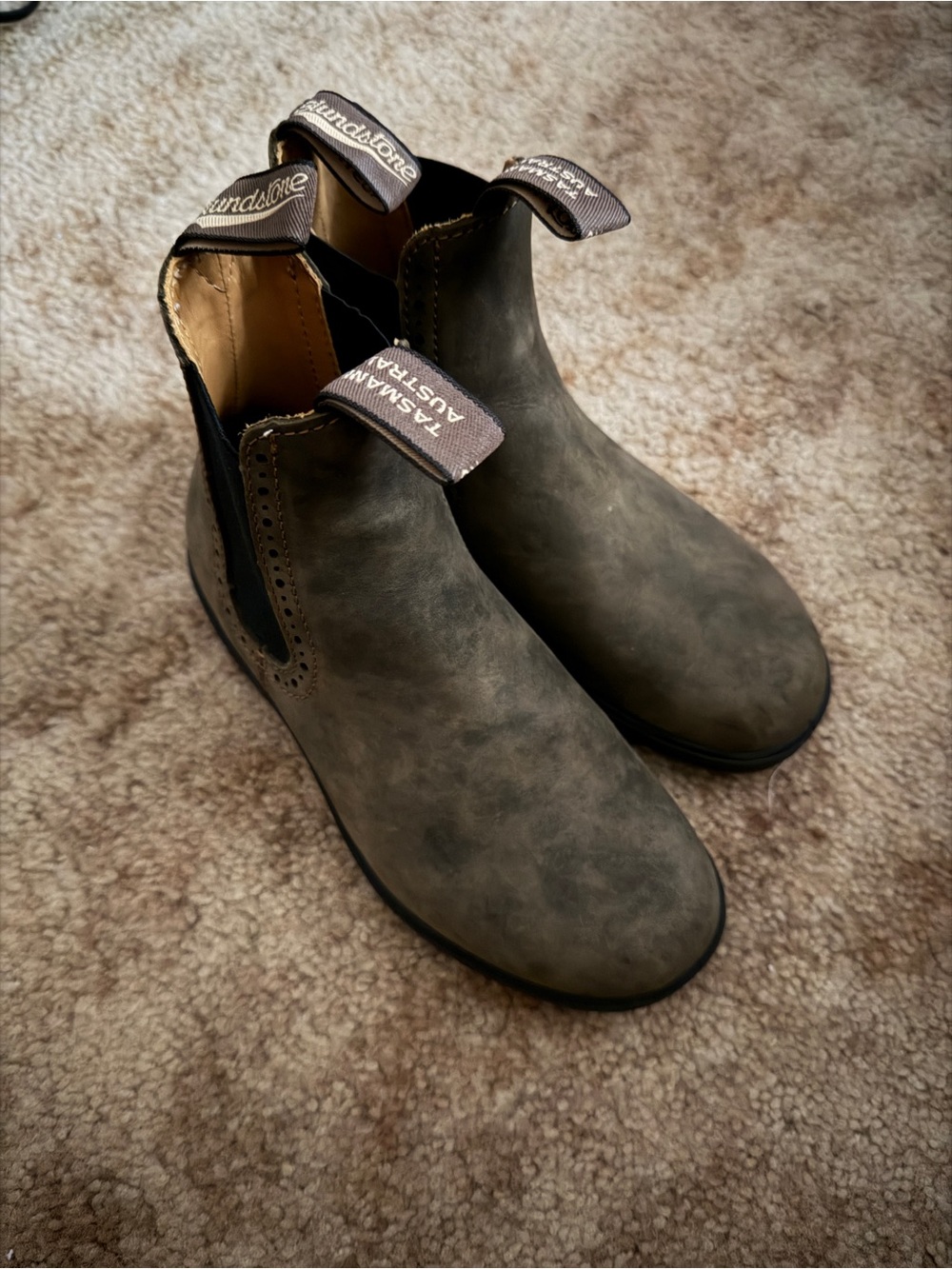 Barely Used Blundstone Women’s Originals #1351 - Picture 3 of 6